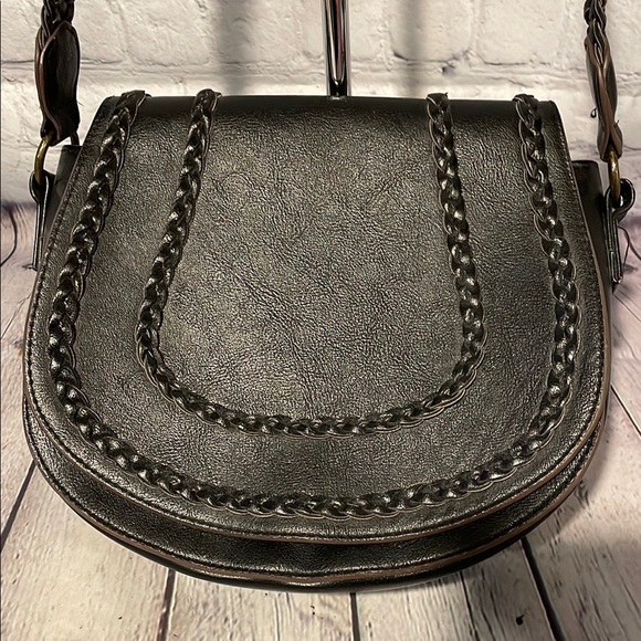 T-Shirt & Jeans Black Crossbody Bag with Braided Accents - Picture 1 of 8